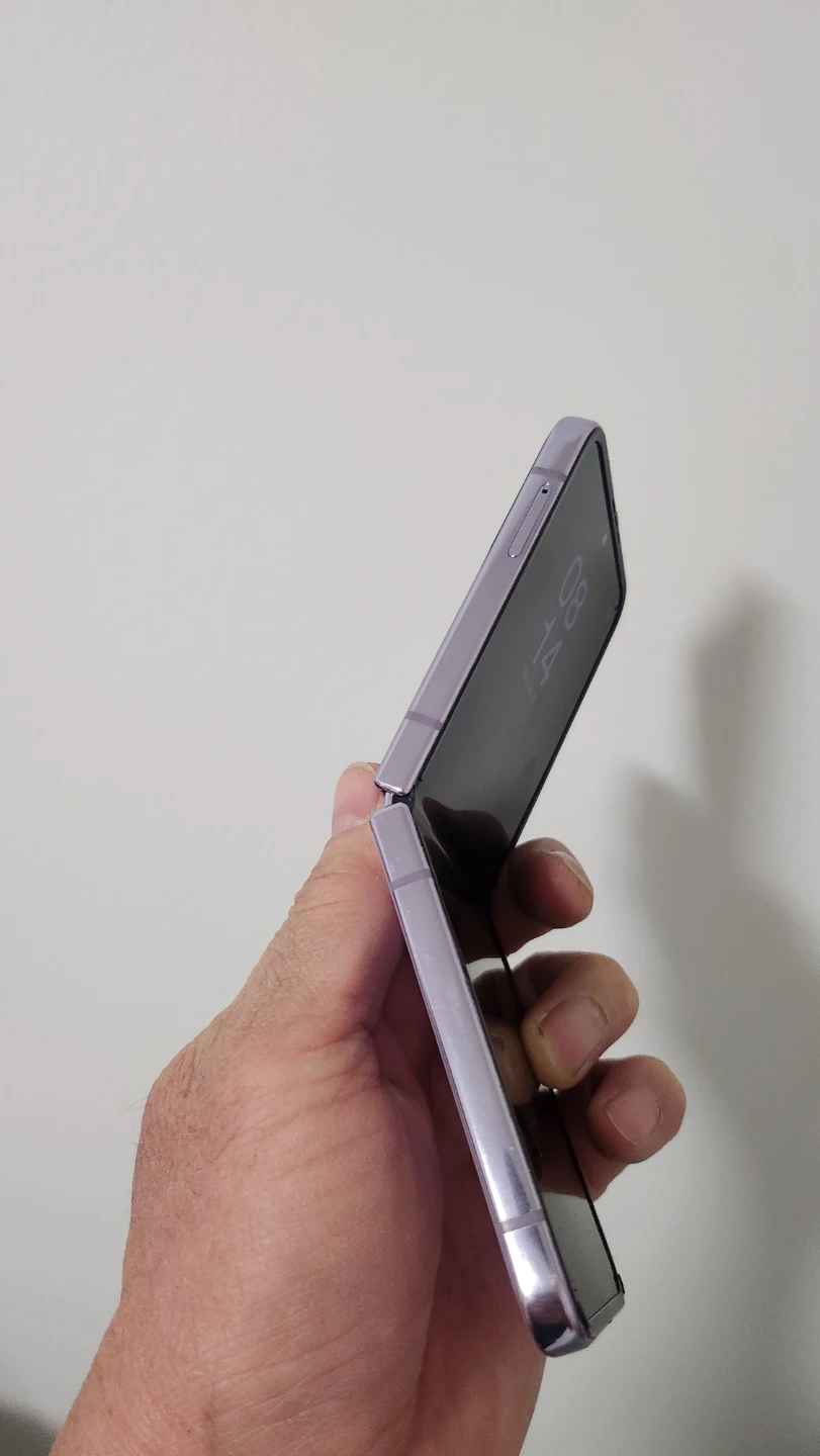 Samsung Galaxy Z Flip4 - Lilac - photo 3