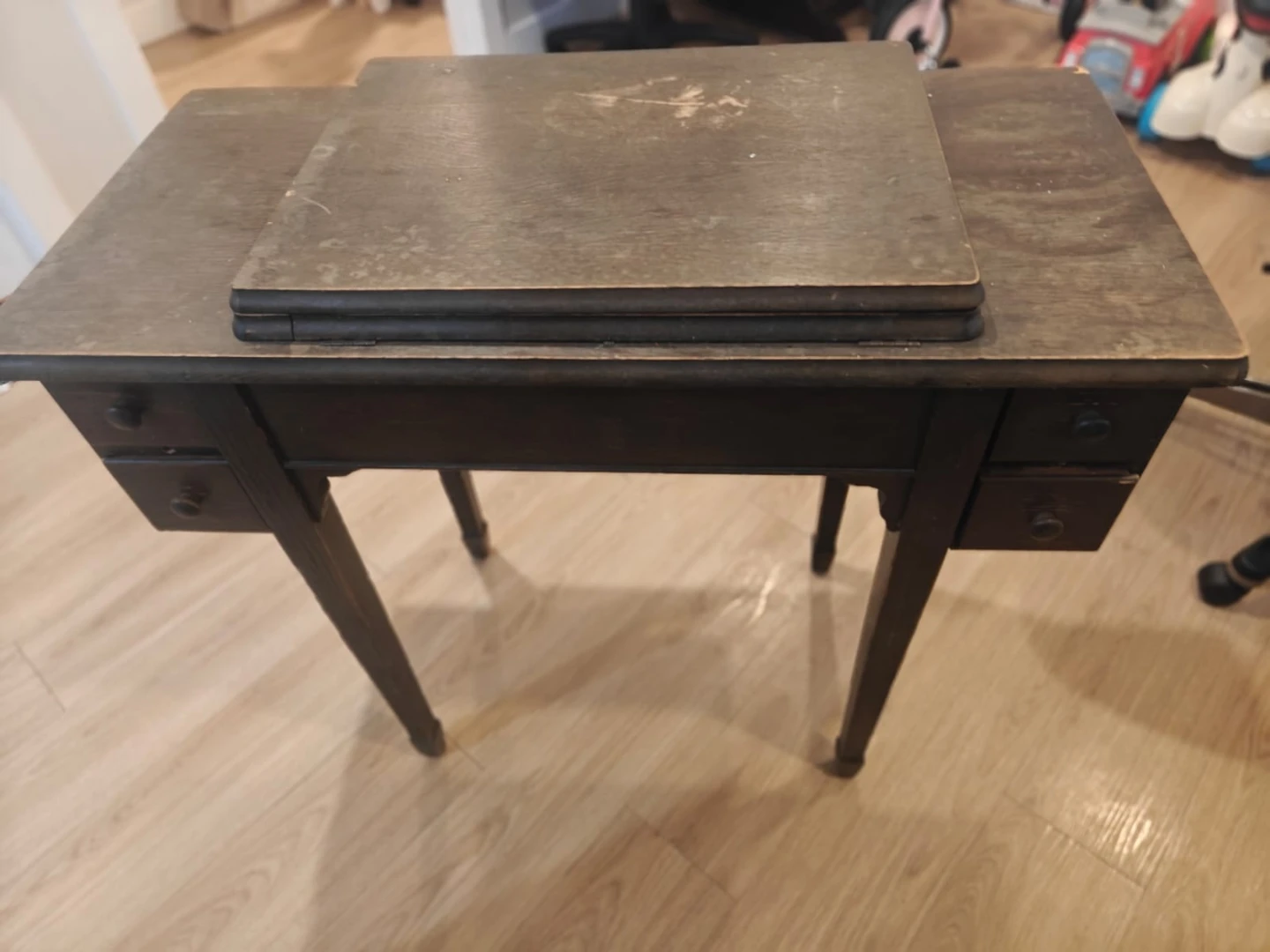 Antique Sewing Machine Table - photo 2