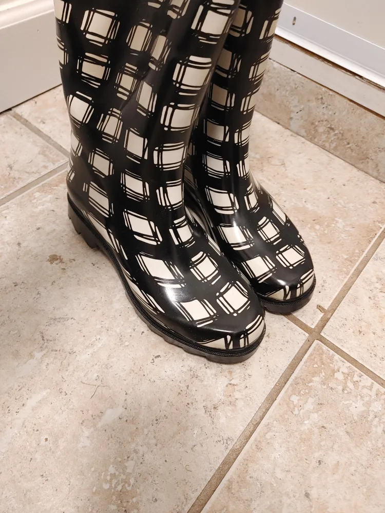 Women's Black & White Plaid Rain Boots size 7 image indicator(2)