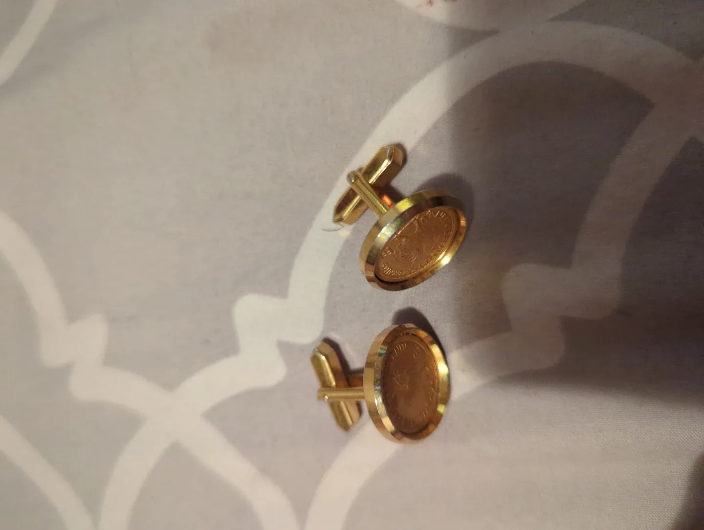 Vintage Gold Tone Coin Cufflinks image indicator(2)