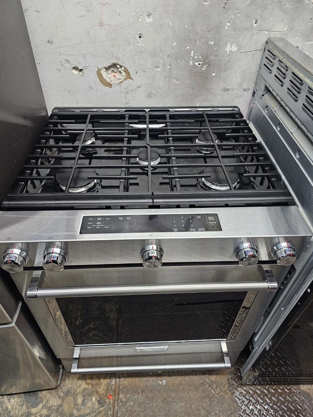 Kitchen aid 30in Stainless steel gas stove - photo 2