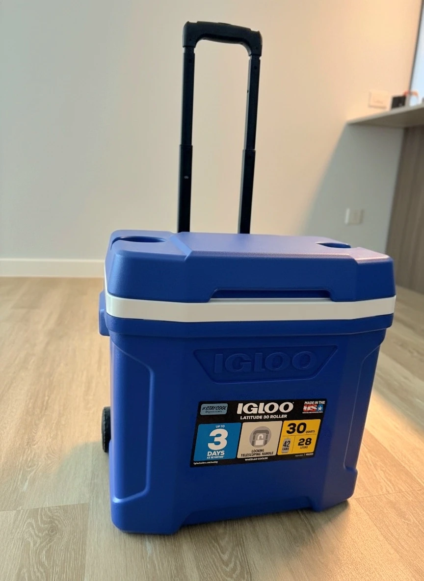 Igloo Latitude 30 Roller Cooler - Blue
