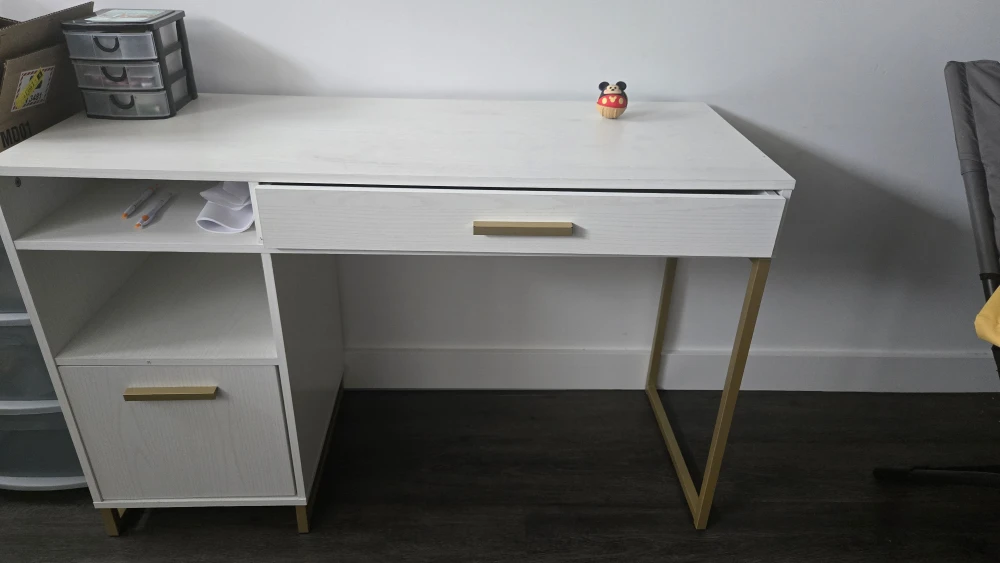 White work Desk - photo 2