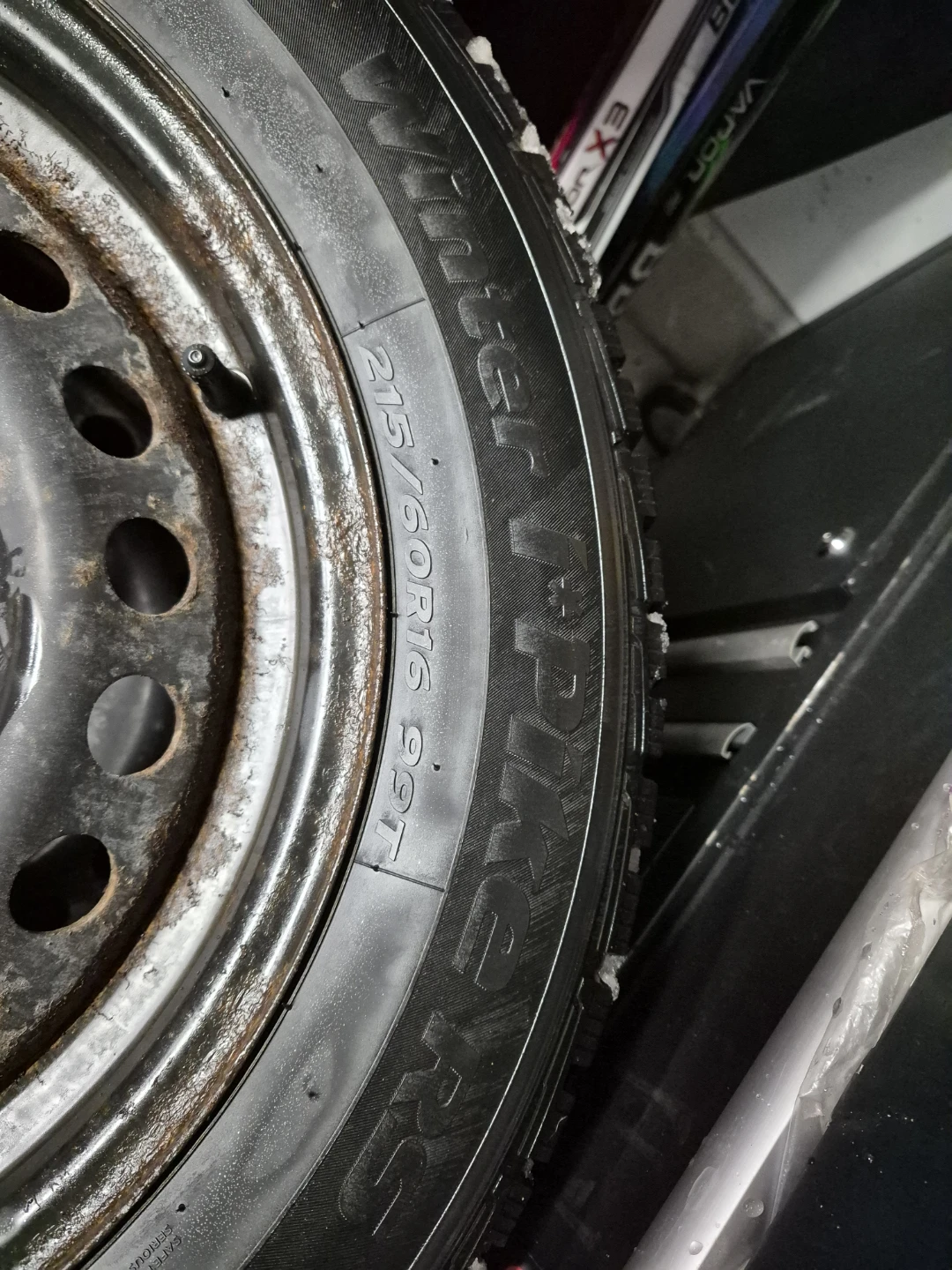 Hankook Winter i*Pike RS 215/60R16 Tire - photo 2