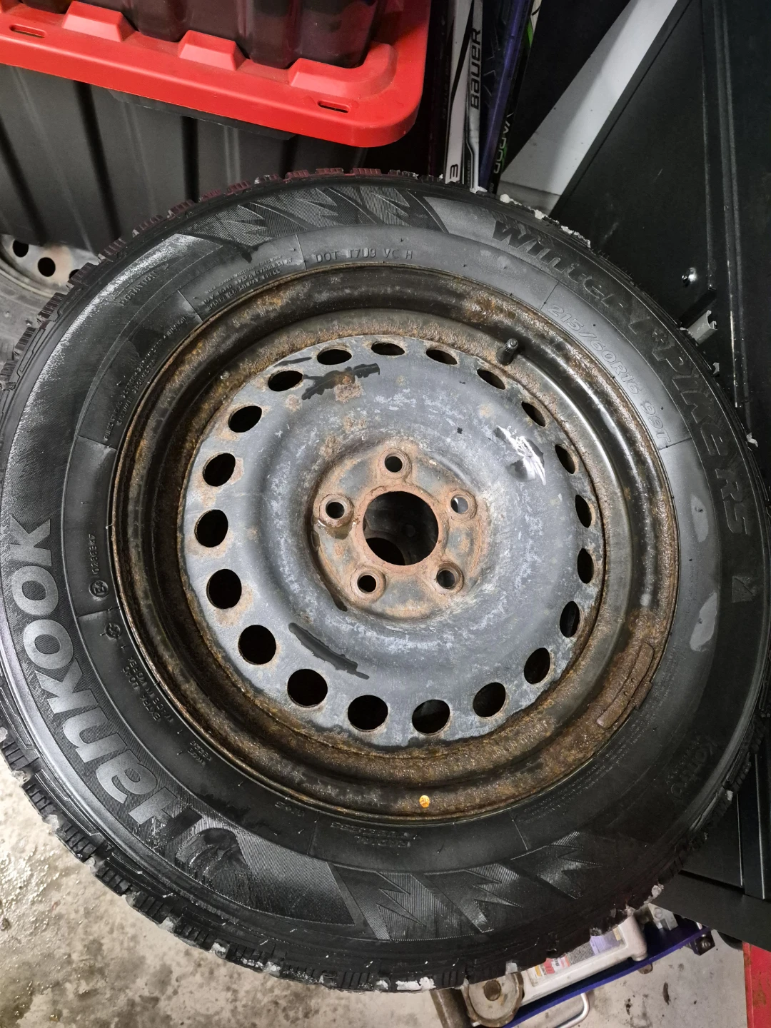 Hankook Winter i*Pike RS 215/60R16 Tire - photo 5