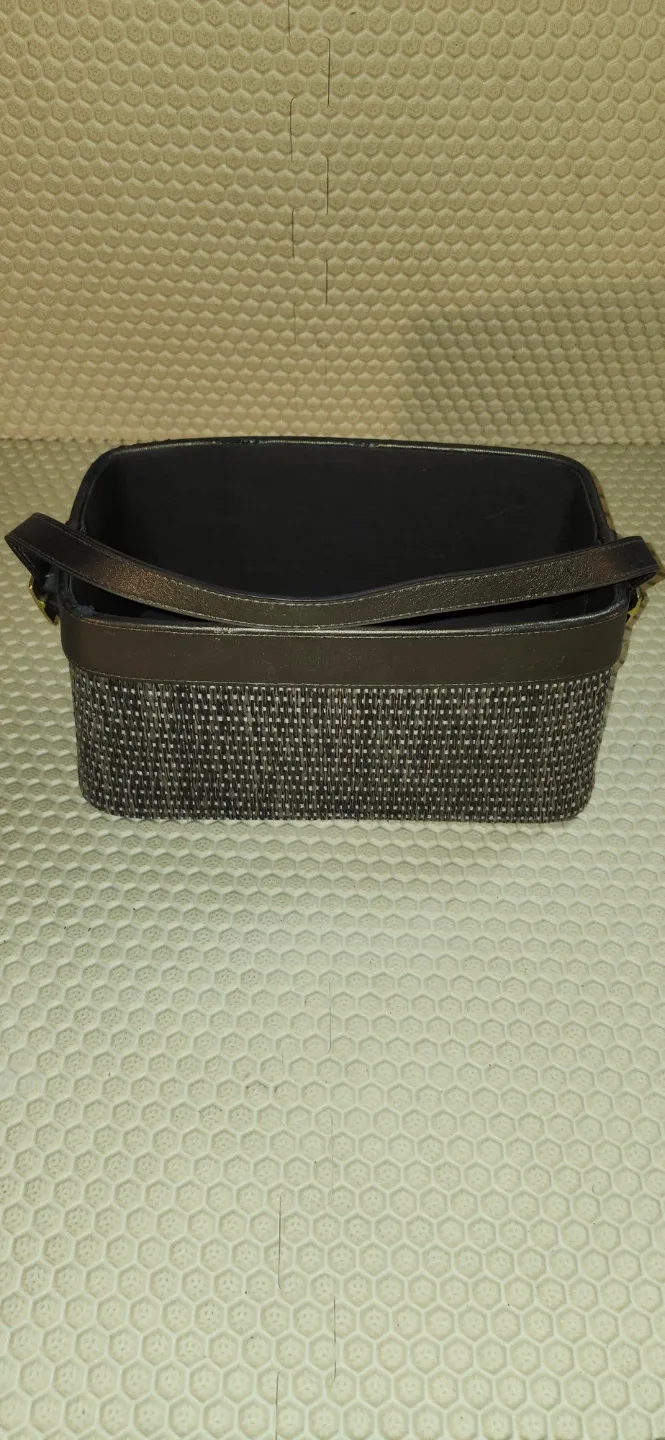 Woven Basket with Handle - Great Condition! image indicator(3)