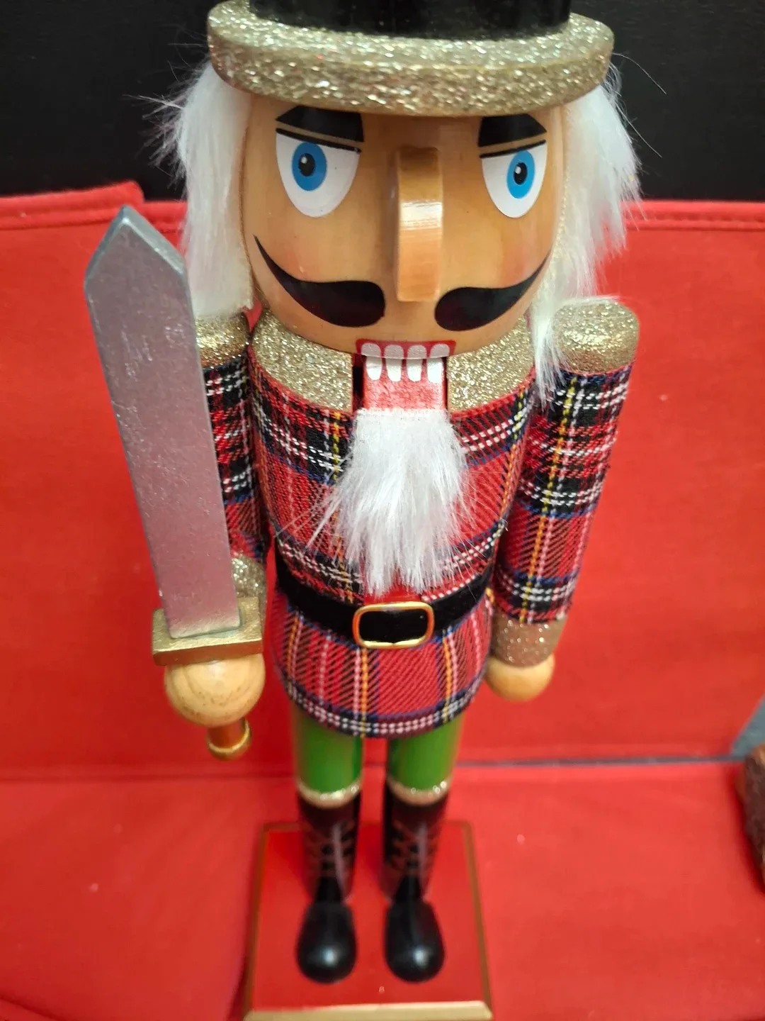 Festive Nutcracker Figurine image indicator(5)