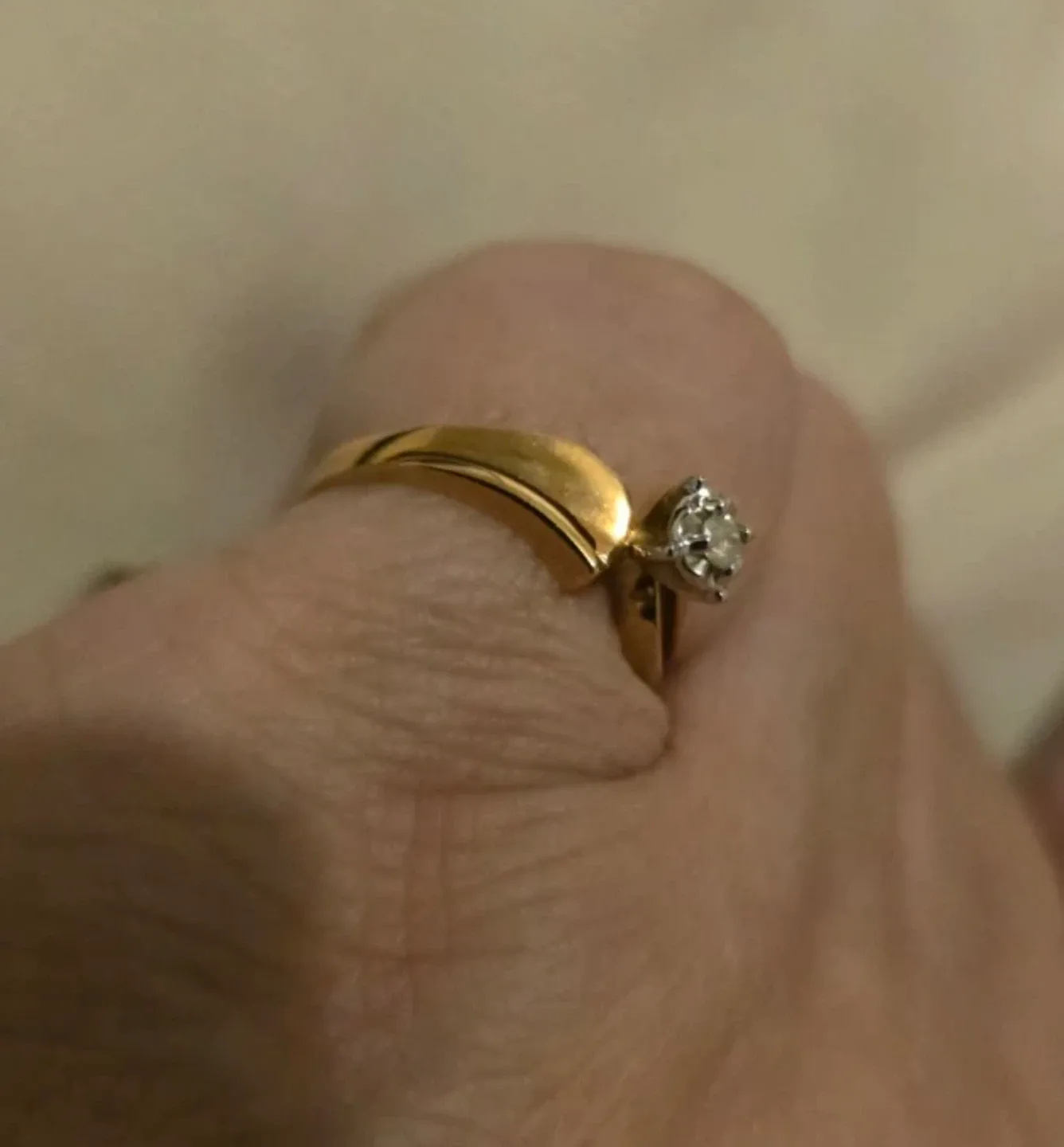 Zales 10k   Gold Ring, Genuine Diamond, Size 7 image indicator(4)