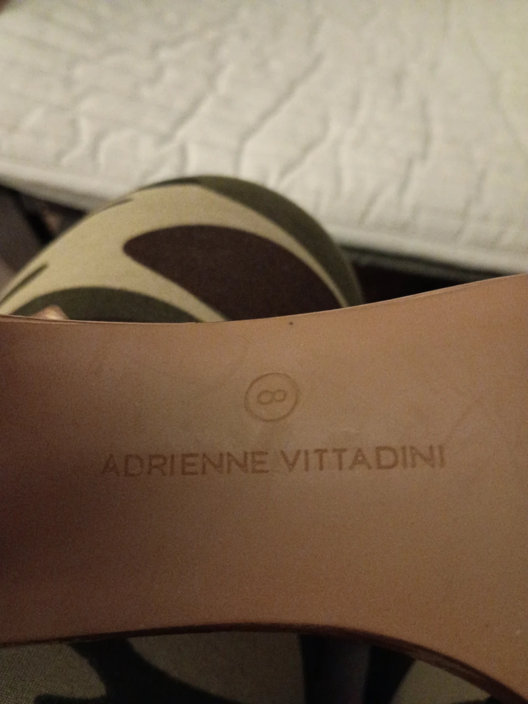 Adrienne Vittadini Gold Heels - Size 8 - photo 4
