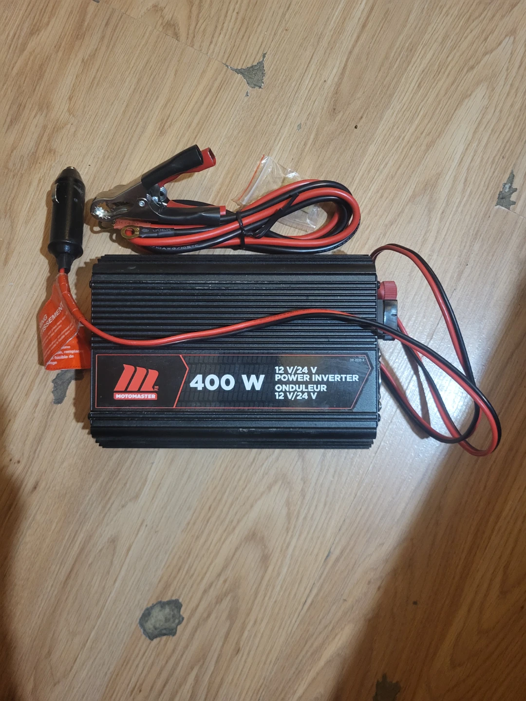 MotoMaster 400W Power Inverter 12V/24V