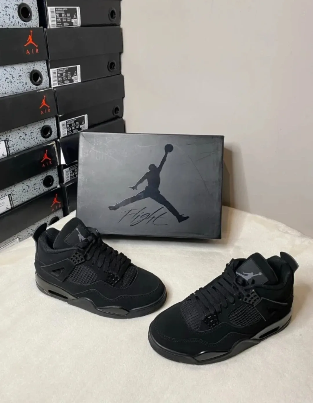 Jordan 4 Retro Sneakers