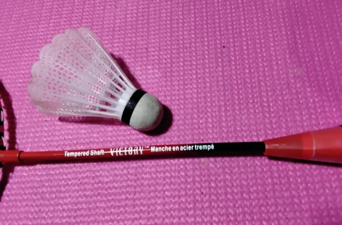 Victory Badminton Racket & Shuttlecock image indicator(2)
