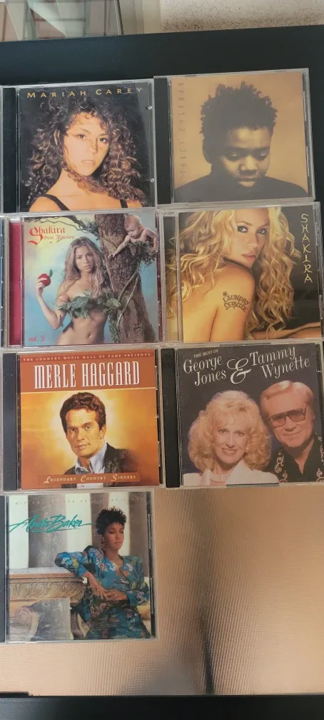 Mixed Lot of CDs - Mariah Carey, Sade, Whitney Houston image indicator(3)