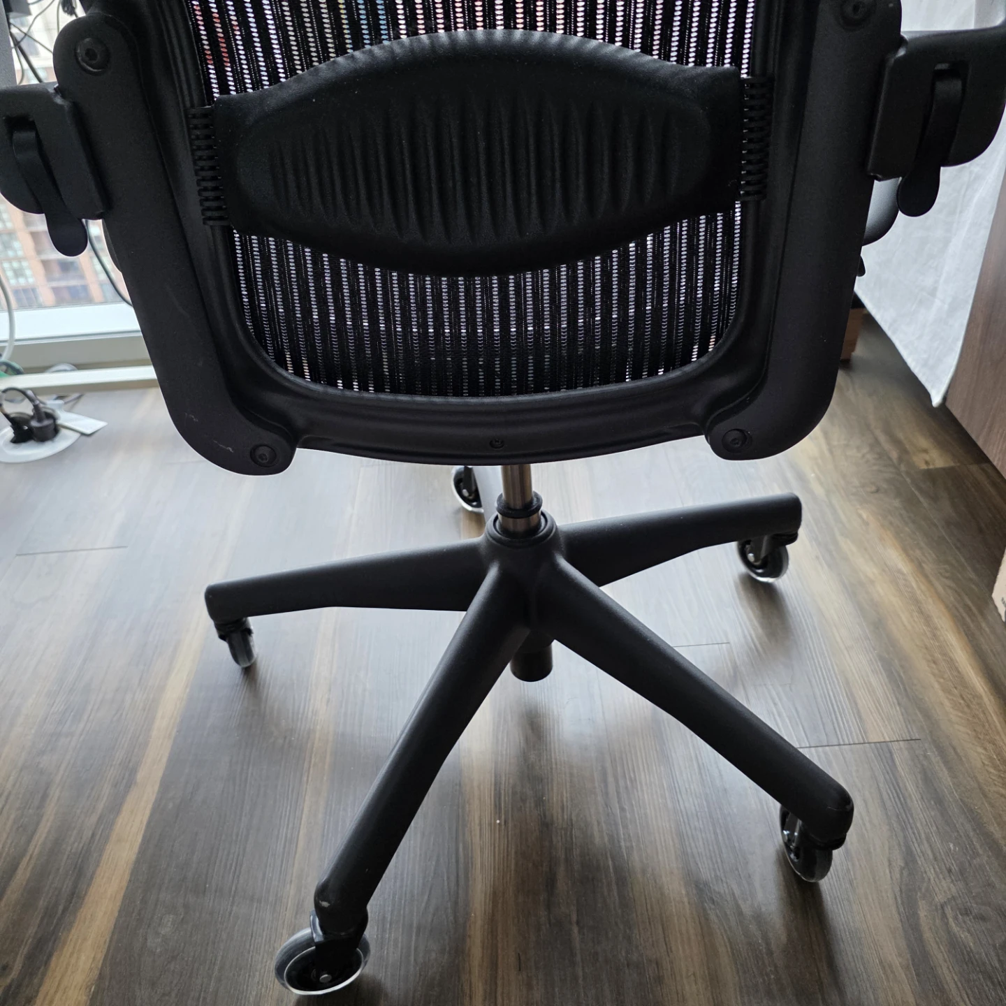 Herman Miller Aeron Chair - photo 3