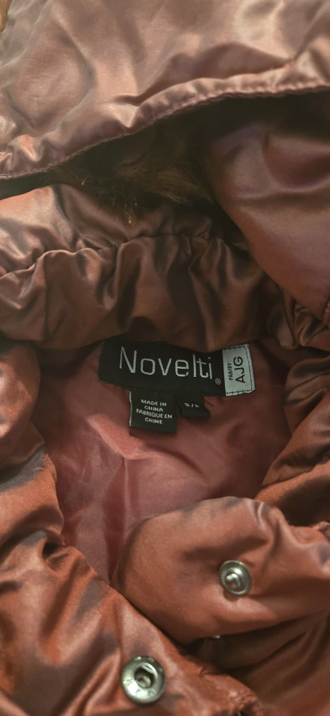 Novelti Burgundy Puffer Jacket