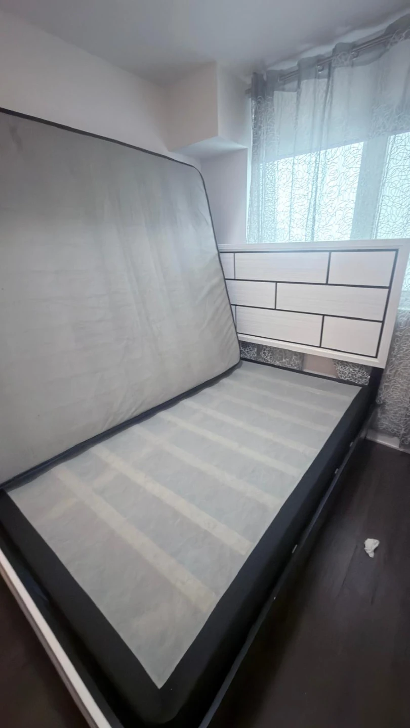 Queen Size Bed Frame with Mattress - photo 4