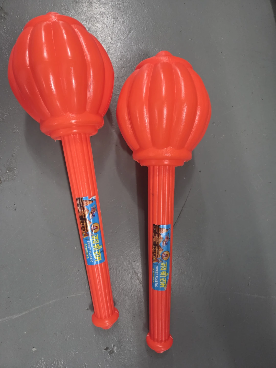 2x Toy Mace