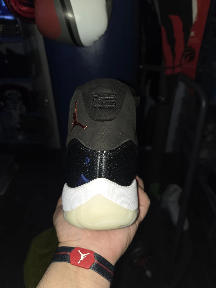 Air Jordan 11 72-10 Retro Black/Red - Size 9.5 - photo 4