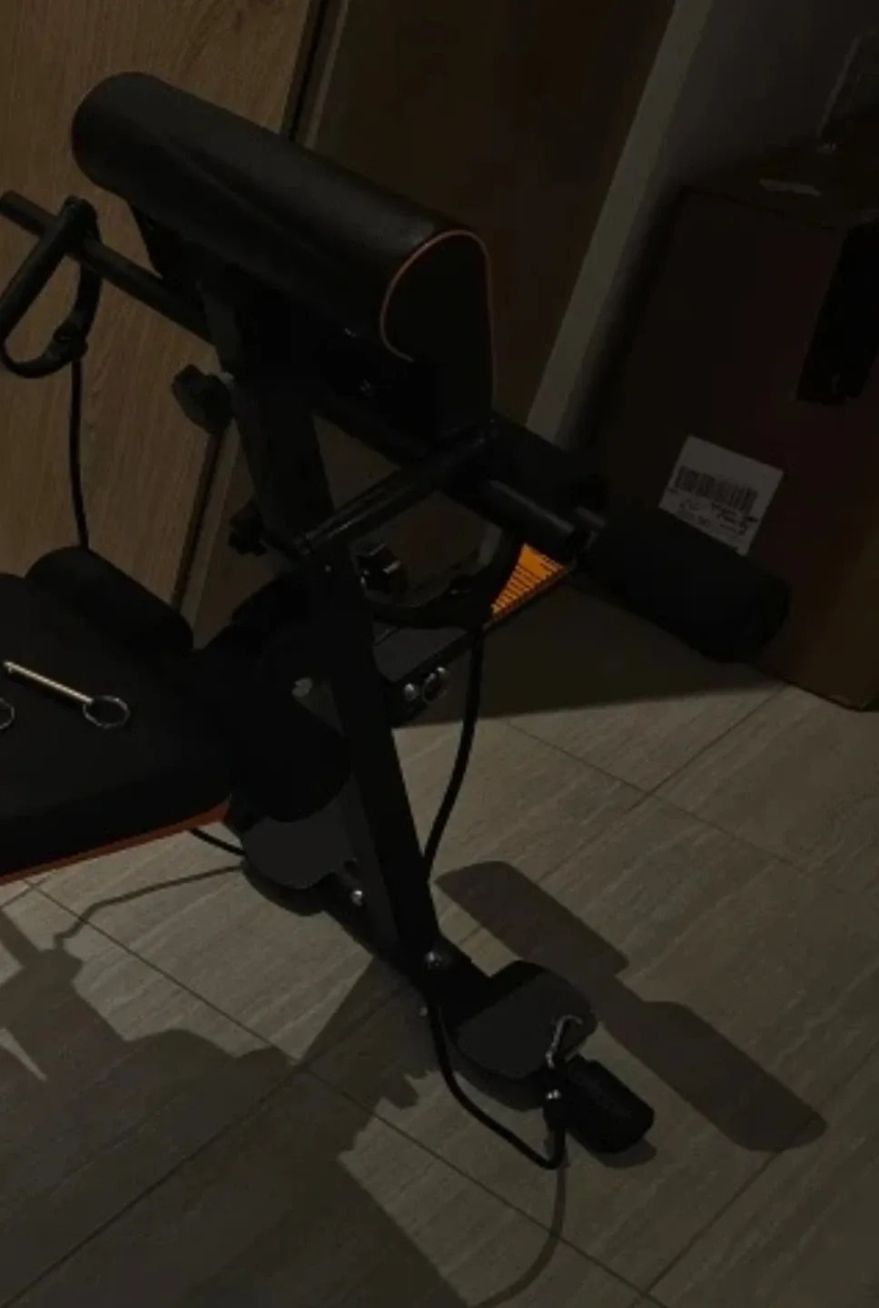 Adjustable Weight Bench - Black & Orange image indicator(4)