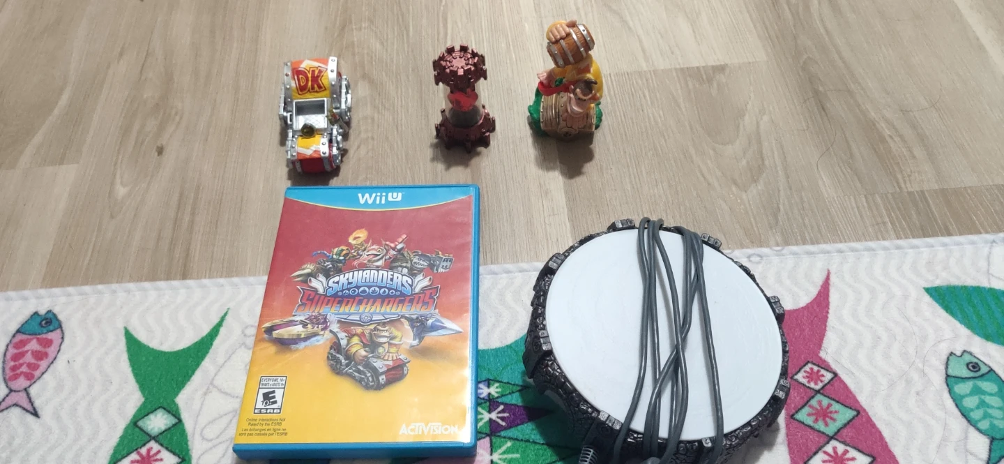 Wii u console + Skylanders Figures, Game, Portal & Vehicles - photo 4