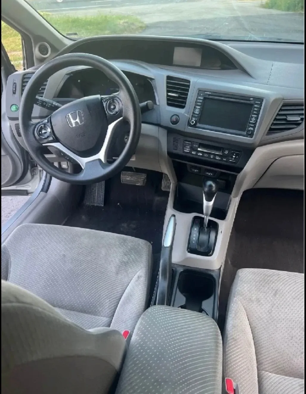 Honda Civic Hybrid - Silver Sedan image indicator(3)