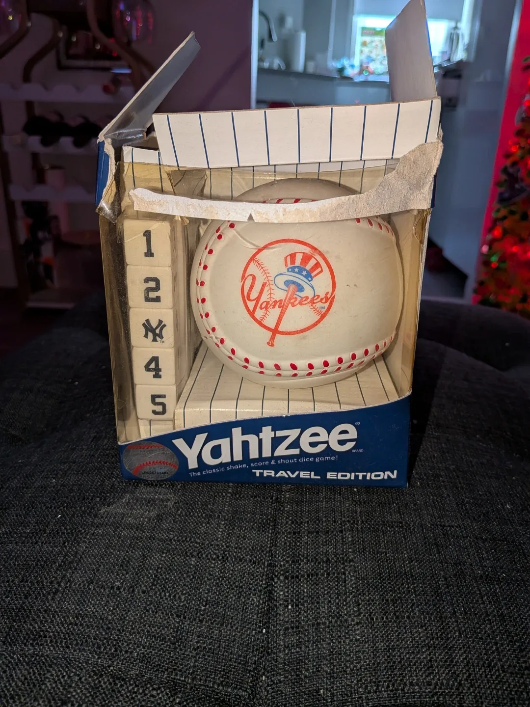 Yahtzee Yankees Travel Edition Dice Game