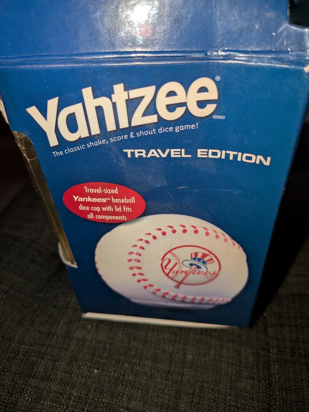 Yahtzee Yankees Travel Edition Dice Game image indicator(5)