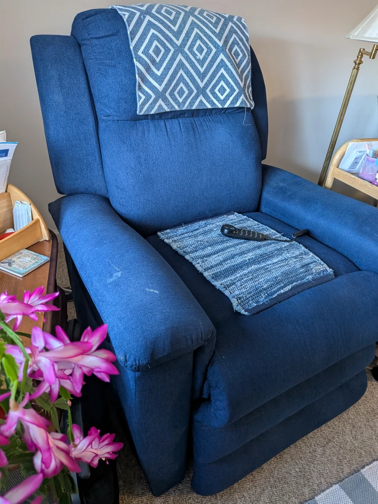 Blue Lift Chair Recliner - photo 2