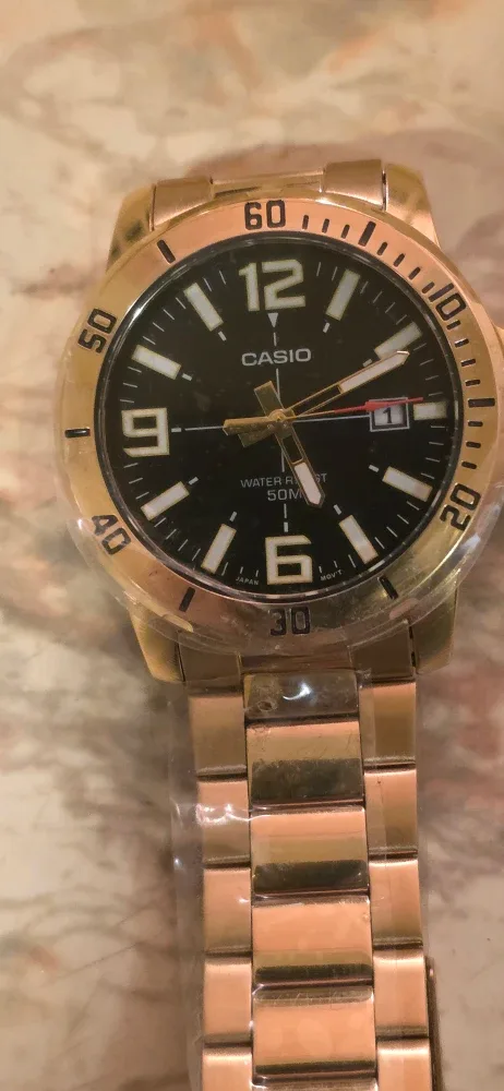 New mens gold casio watch