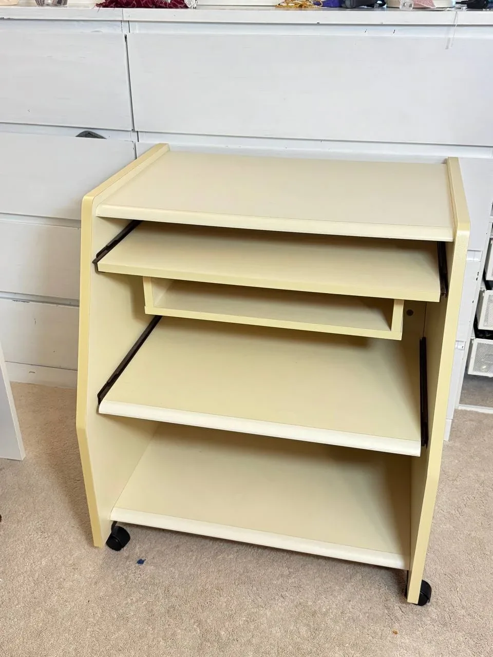 Rolling Beige Utility Cart image indicator(4)