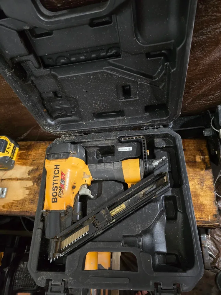 Bostitch Strap Shot Nailer w/ Case