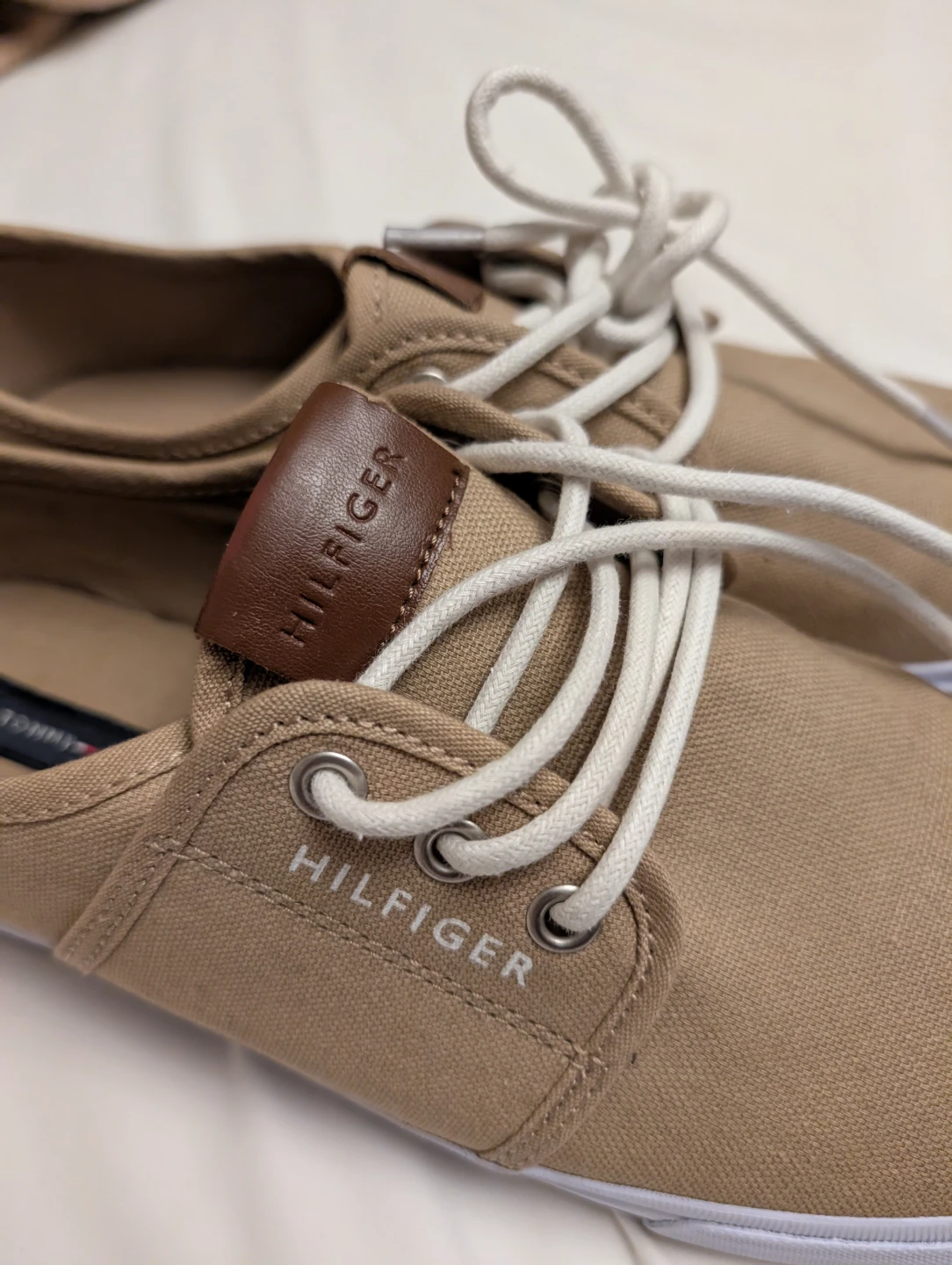 Tommy Hilfiger Beige Canvas Sneakers. For Men size 9 - photo 2