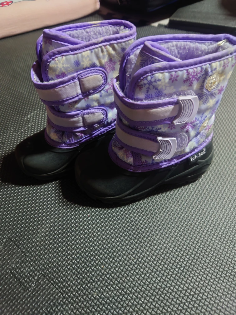 Icicles Winter Boots - Size 7