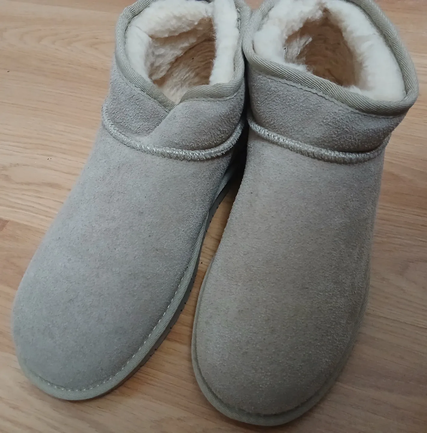 Bearpaw Boots Size 10