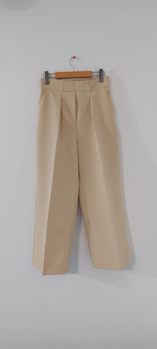 Beige Wide Leg Cropped Pants - Size M