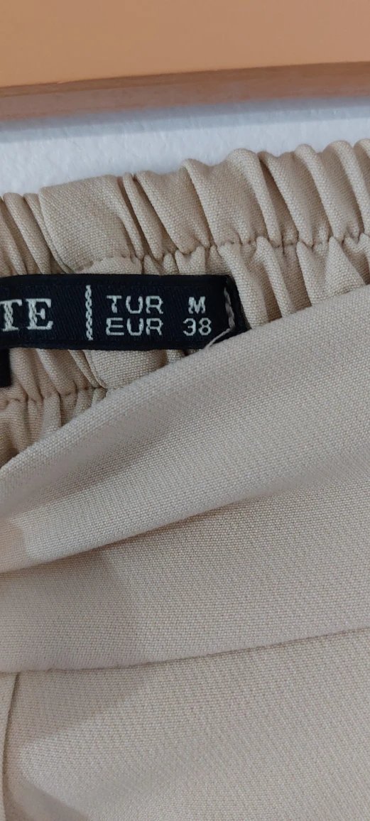 Beige Wide Leg Cropped Pants - Size M - photo 2