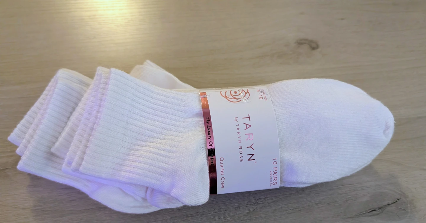Brand New with Tags Taryn Rose Quarter Crew Socks (10 Pairs)