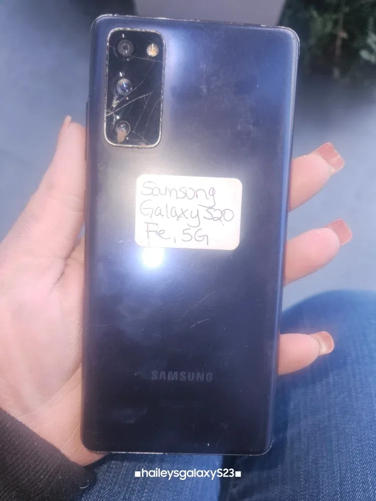 Samsung Galaxy S20 FE 5G - Cracked Camera Lens