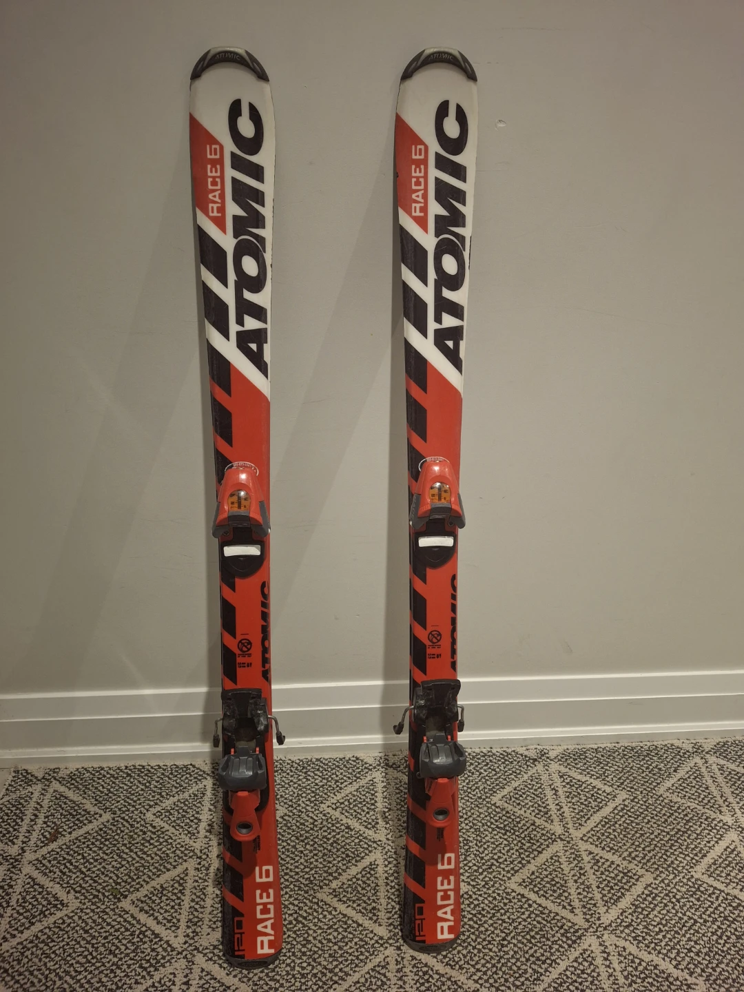 Atomic Race 6 Skis with Rossignol Boots - Size 255 - photo 2