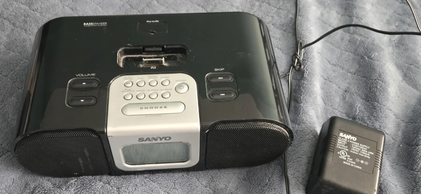 Sanyo AM/FM Dual Alarm Clock Radio - photo 2