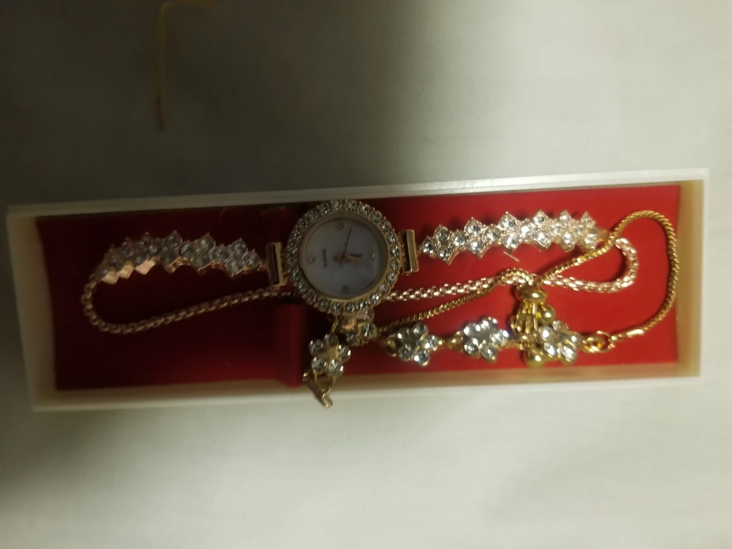 🌱Ladies' Gold-Tone Watch and Bracelet Set - photo 3