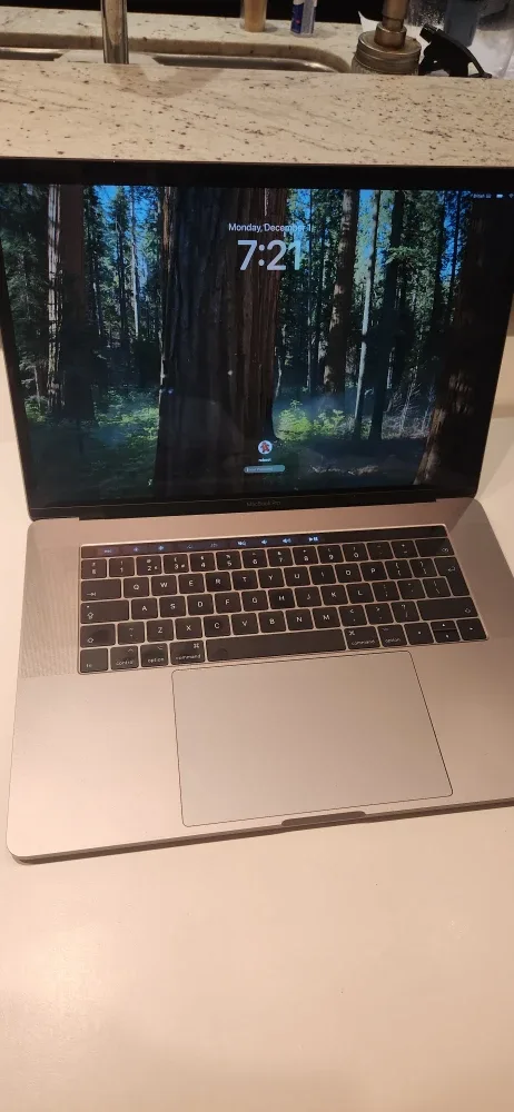 AS IS - Apple MacBook Pro 15-inch, 2017