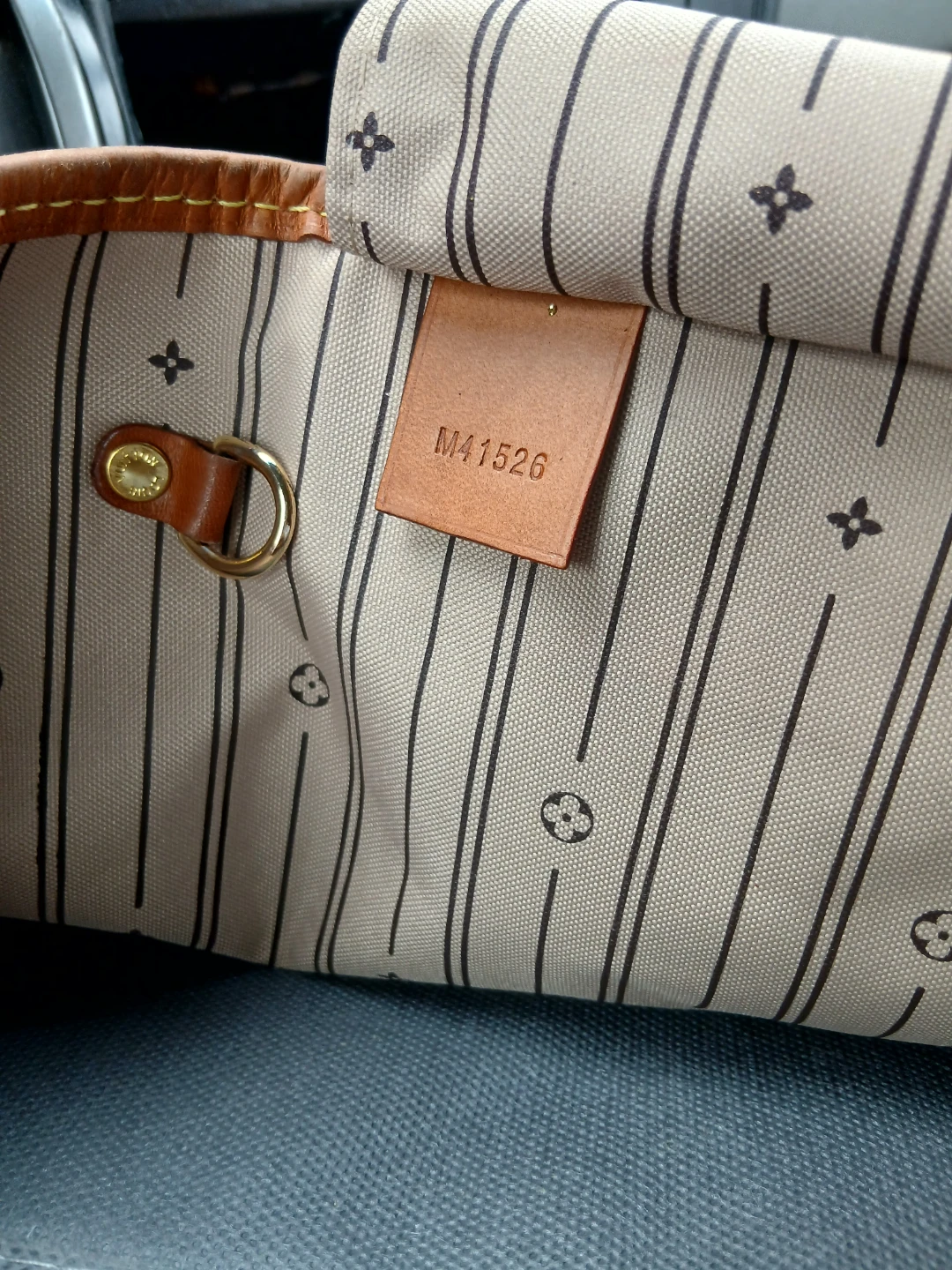Louis Vuitton Neverfull MM - photo 2