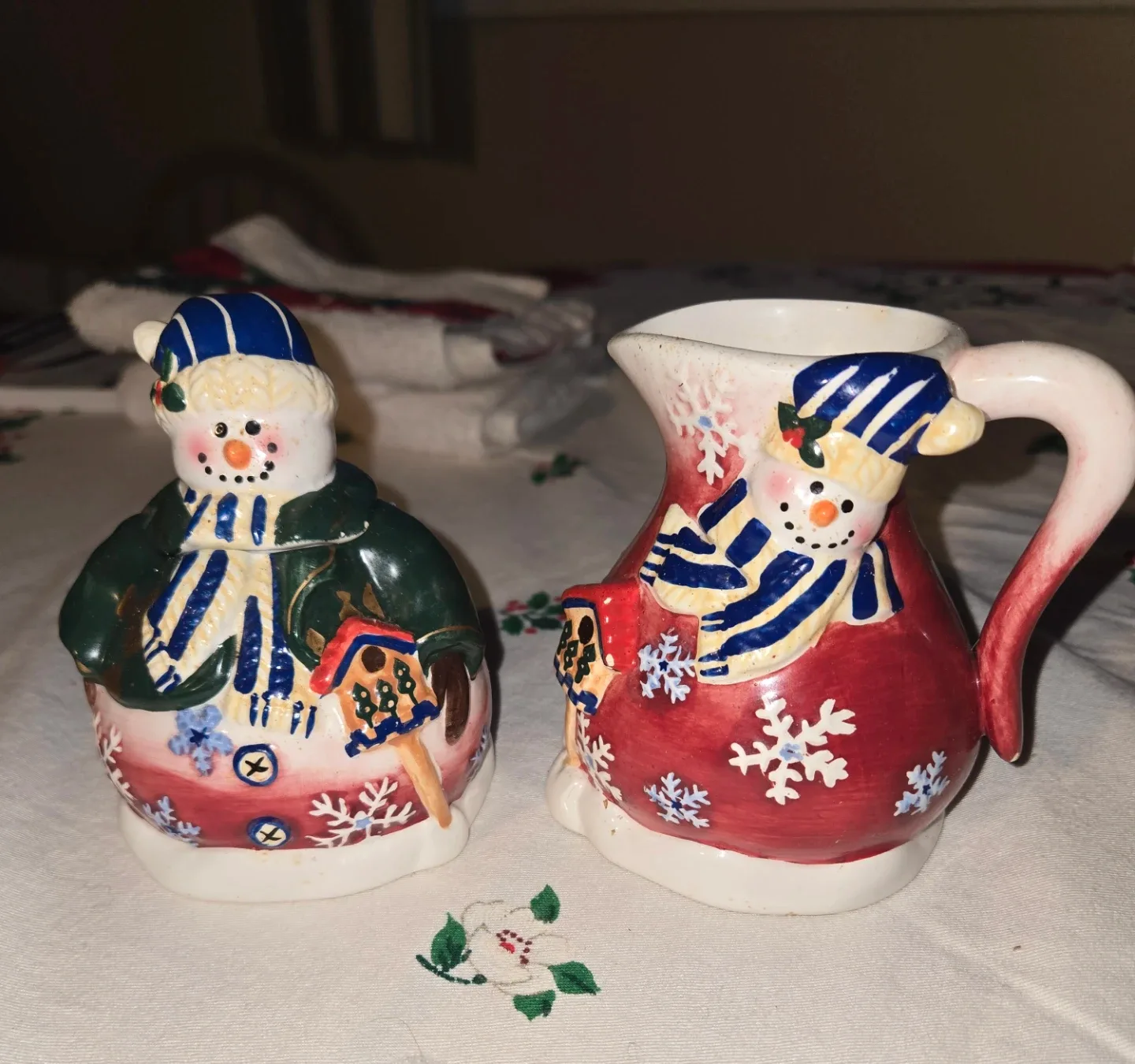 Charming Creamer/sugar bowl  plus salt and pepper set