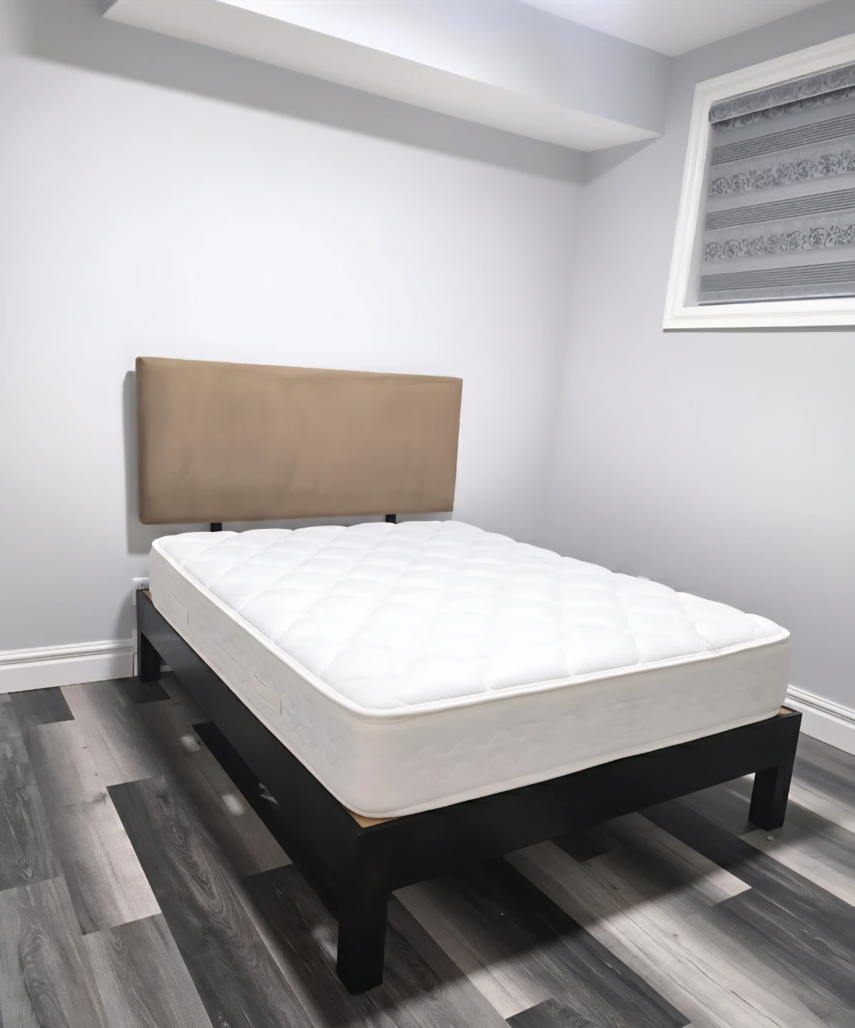 Queen Size Bed Frame with Headboard - photo 2