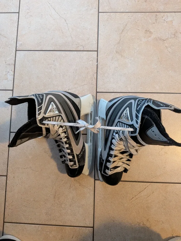 CCM Custom 01 Ice Hockey Skates - Size 9