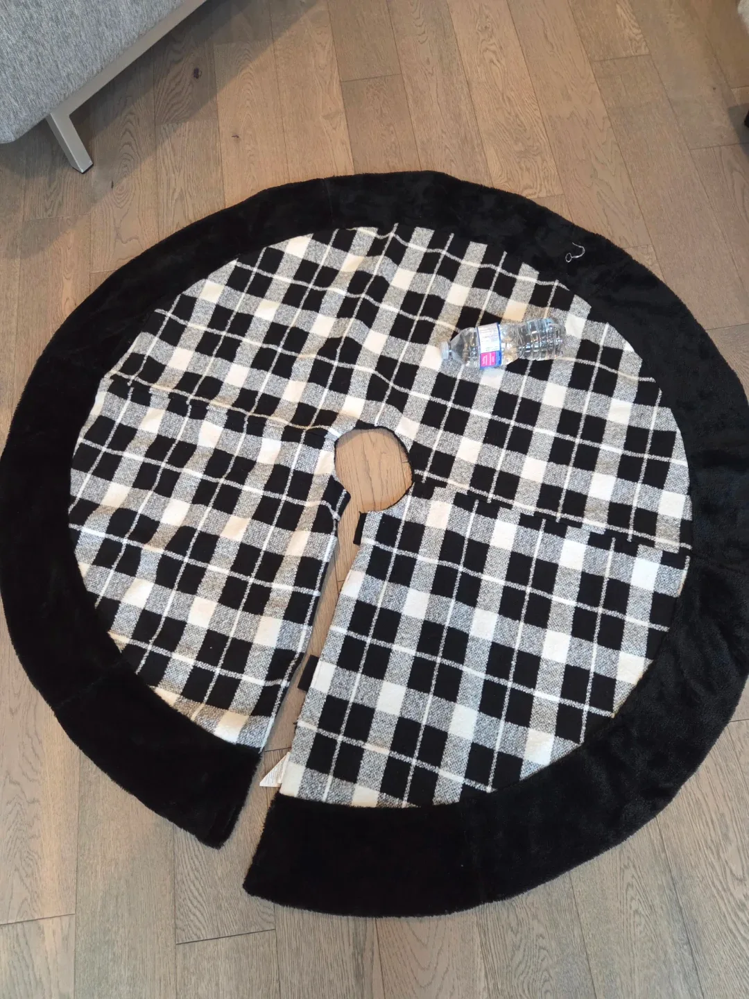 Black & White Plaid Christmas Tree Skirt image indicator(3)
