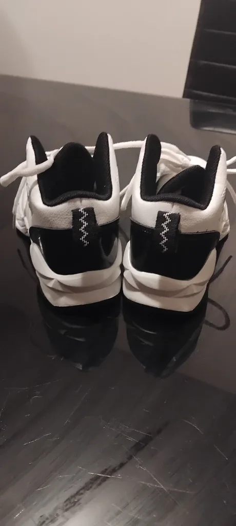 And1 White & Black Sneakers image indicator(4)