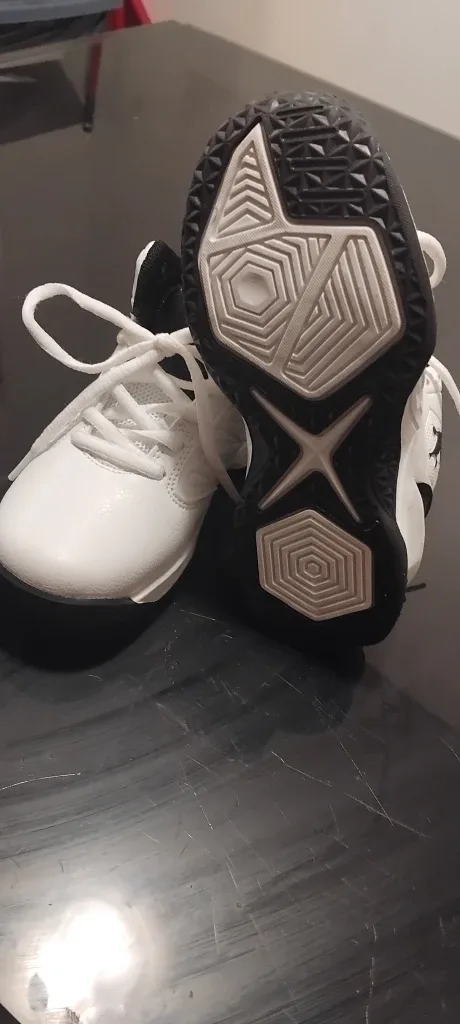 And1 White & Black Sneakers image indicator(6)