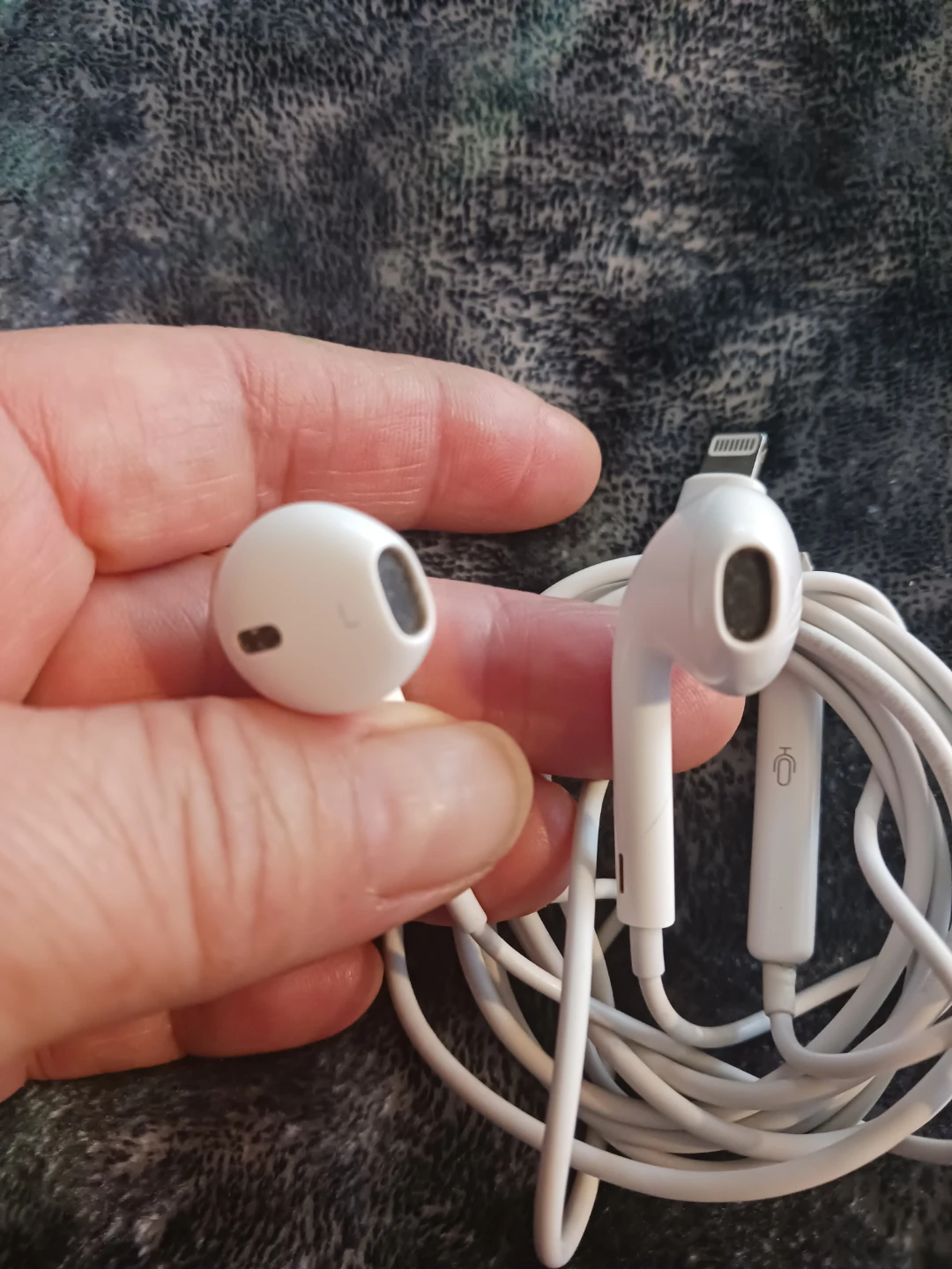 Apple EarPods with Lightning Connector